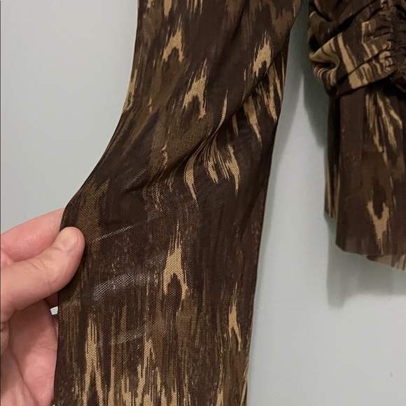 NWT House Of Harlow Patterned Long Sleeve Top - Picture 6 of 9